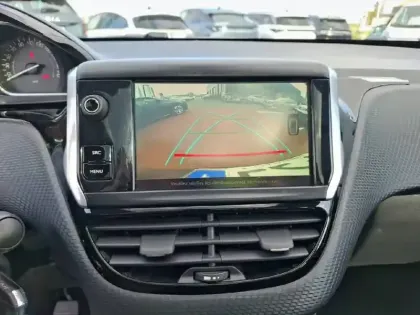 Photo 23 Peugeot 2008 Gén. I Ph2 Allure 5