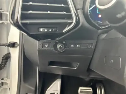 Photo 17 DS DS 7 DS7 Crossback Hybride E-Tense 225 EAT8