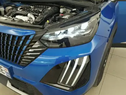 Photo 15 Peugeot 2008  PureTech 130 S&S EAT8