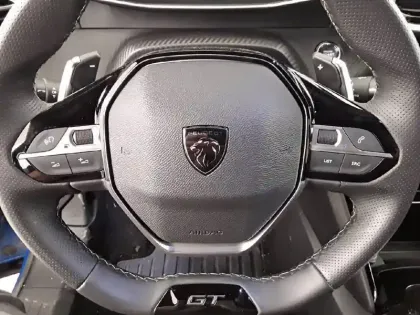 Photo 8 Peugeot 2008  PureTech 130 S&S EAT8