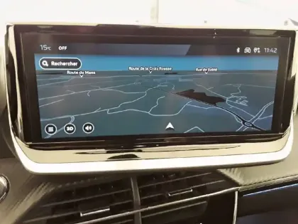 Photo 14 Peugeot 2008  PureTech 130 S&S EAT8