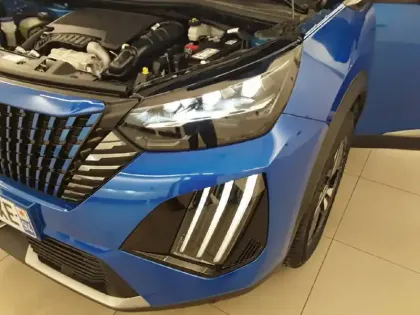 Photo 59 Peugeot 2008  PureTech 130 S&S EAT8