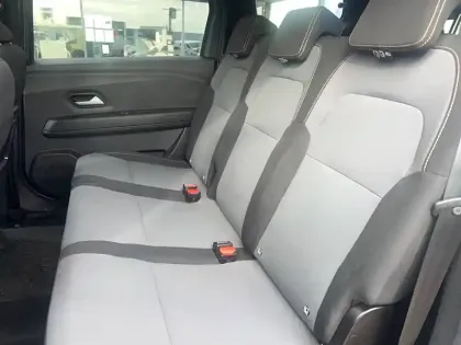 Photo 15 Dacia Jogger  Hybrid 140 7 places GSR2