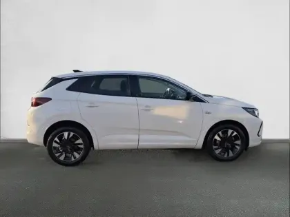 Photo 3 Opel Grandland  1.2 Turbo 130 ch