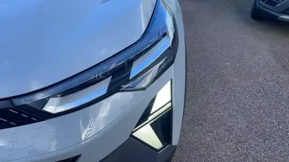 Photo 43 Renault Captur  E-Tech full hybrid 145 ch