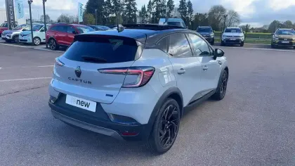 Photo 51 Renault Captur  E-Tech full hybrid 145 ch