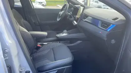 Photo 42 Renault Captur  E-Tech full hybrid 145 ch