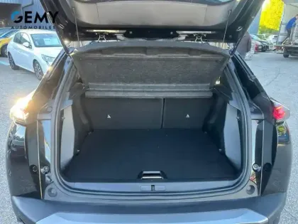 Photo 45 Peugeot 2008  Hybrid 136 e-DCS6