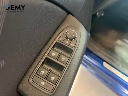 Photo 11 Renault Clio  E-Tech full hybrid 145