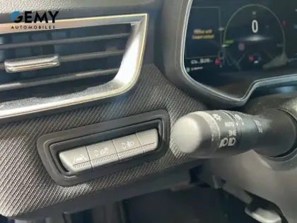 Photo 12 Renault Clio  E-Tech full hybrid 145