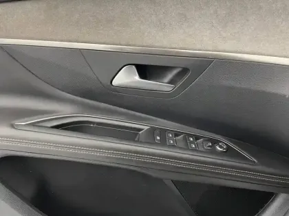 Photo 28 Peugeot 3008  Hybrid4 300 e-EAT8