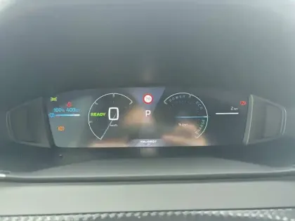 Photo 9 Peugeot 2008  Electrique 54 kWh 156 ch