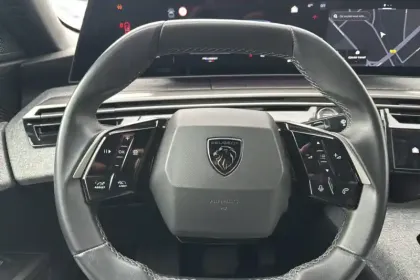 Photo 17 Peugeot 3008  Hybrid 145 e-DCS6