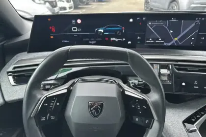 Photo 16 Peugeot 3008  Hybrid 145 e-DCS6