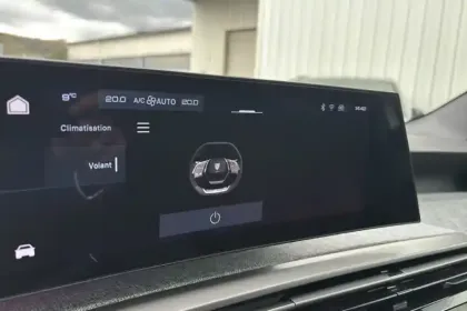 Photo 19 Peugeot 3008  Hybrid 145 e-DCS6