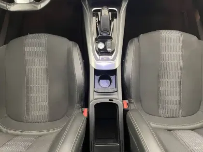 Photo 29 Peugeot 308  BlueHDi 130ch S&S EAT8