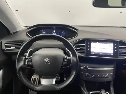 Photo 21 Peugeot 308  BlueHDi 130ch S&S EAT8