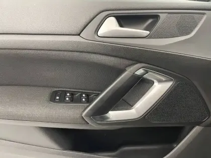 Photo 27 Peugeot 308  BlueHDi 130ch S&S EAT8