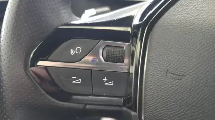 Photo 35 Peugeot 208 Gén. II Ph1 NG GT 5