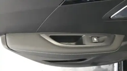 Photo 17 Peugeot 208 Gén. II Ph1 NG GT 5