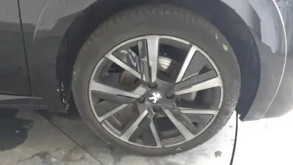 Photo 9 Peugeot 208 Gén. II Ph1 NG GT 5