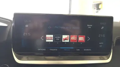 Photo 25 Peugeot 208 Gén. II Ph1 NG GT 5