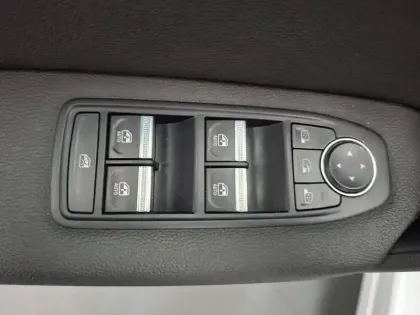 Photo 33 Renault Captur  TCe 140 - 21