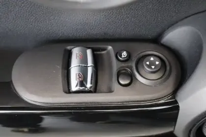 Photo 15 Mini Mini Hatch 3 Portes Cooper 136 ch DKG7