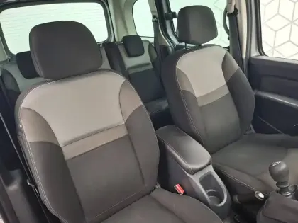 Photo 23 Renault Kangoo  Blue dCi 115