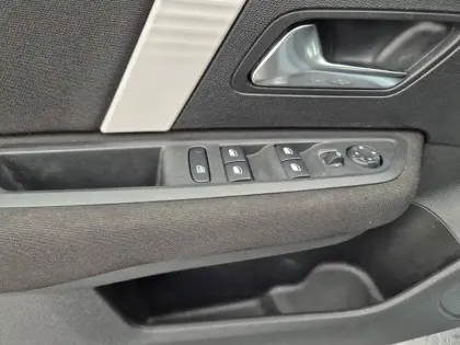 Photo 67 Citroën C4  PureTech 100 S&S BVM6