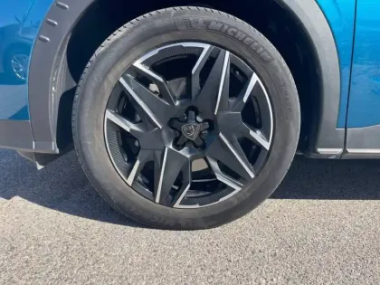 Photo 8 Peugeot 5008  Hybrid 136 e-DCS6