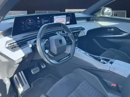 Photo 16 Peugeot 5008  Hybrid 136 e-DCS6