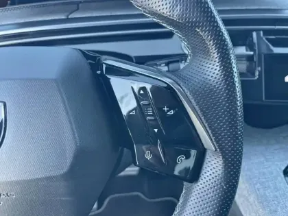 Photo 25 Peugeot 5008  Hybrid 136 e-DCS6