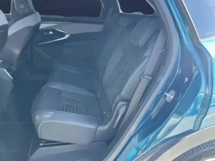 Photo 14 Peugeot 5008  Hybrid 136 e-DCS6