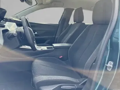 Photo 10 Peugeot 308  SW BlueHDi 130ch S&S EAT8