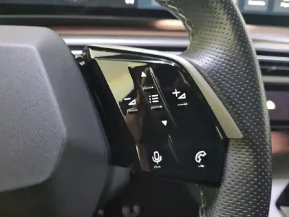 Photo 28 Peugeot 3008  Hybrid 145 e-DCS6