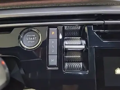 Photo 13 Peugeot 3008  Hybrid 145 e-DCS6