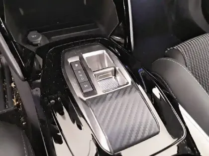 Photo 13 Peugeot 2008 Gén. II Ph2 GT 5