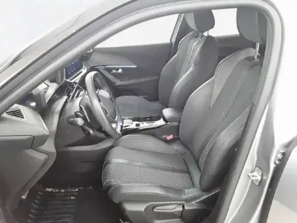 Photo 32 Peugeot 2008  PureTech 130 S&S EAT8