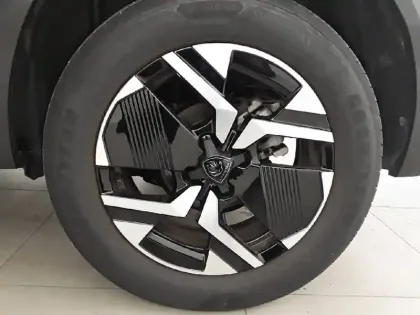 Photo 34 Peugeot 2008  PureTech 130 S&S EAT8