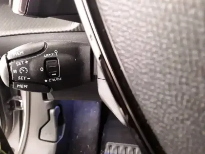 Photo 17 Peugeot 2008 Gén. II Ph2 GT 5