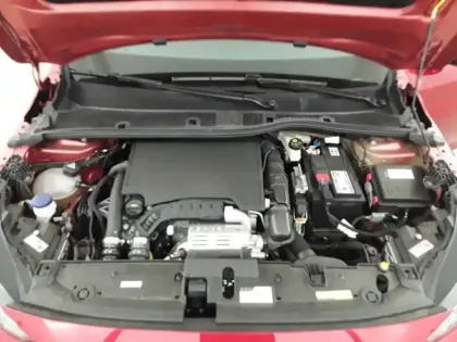 Photo 21 Peugeot 208 Gén. II Ph2 GT 5