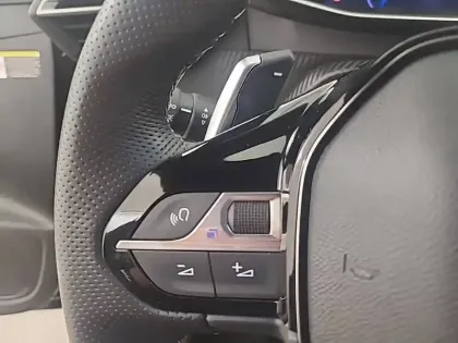 Photo 20 Peugeot 208  Hybrid 110 e-DCS6