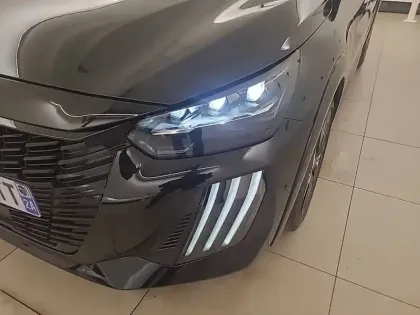 Photo 15 Peugeot 208  Hybrid 110 e-DCS6