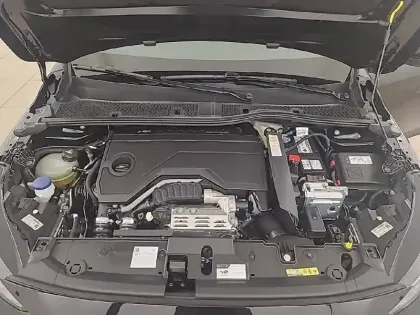 Photo 24 Peugeot 208  Hybrid 110 e-DCS6