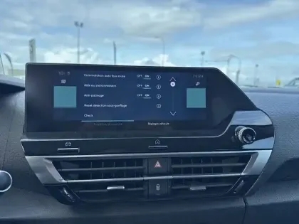 Photo 23 Citroën C4 e- 136 ch Automatique