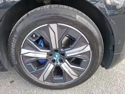 Photo 32 BMW Ix  xDrive50 523ch