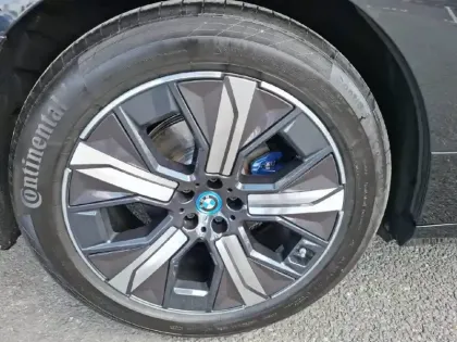 Photo 31 BMW Ix  xDrive50 523ch