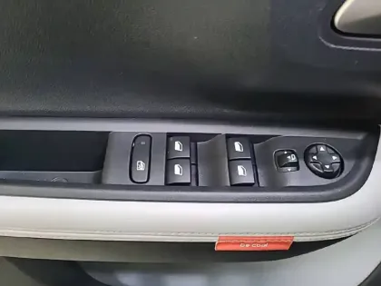 Photo 46 Citroën C3  Turbo 100 ch Manuelle