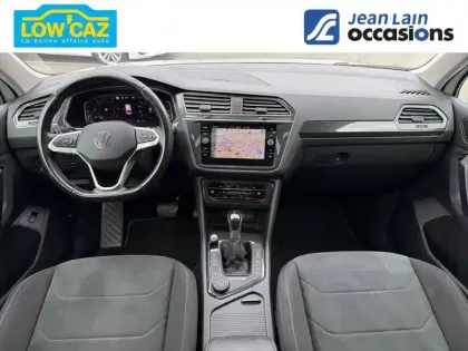 Photo 17 Volkswagen Tiguan  2.0 TDI 200ch DSG7 4Motion